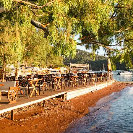 ホテル Marimare &