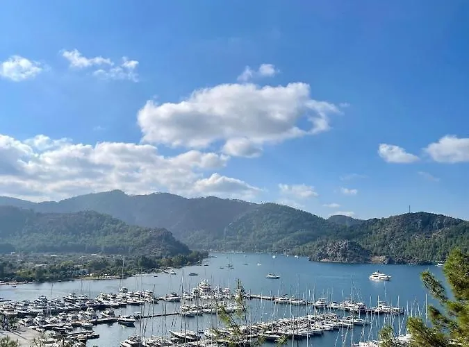 Marimare & Отель